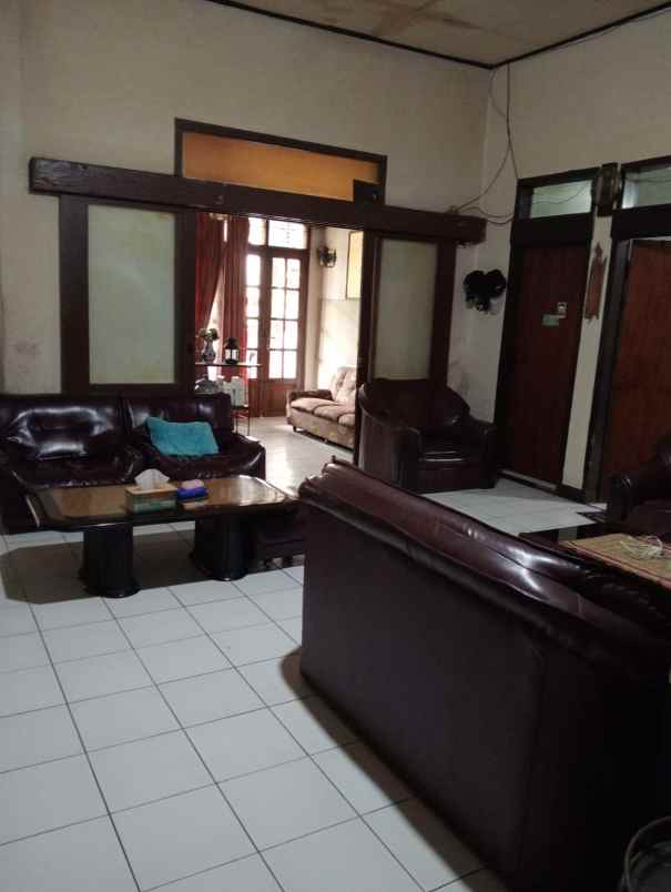 dijual rumah komplek sekelimus buahbatu