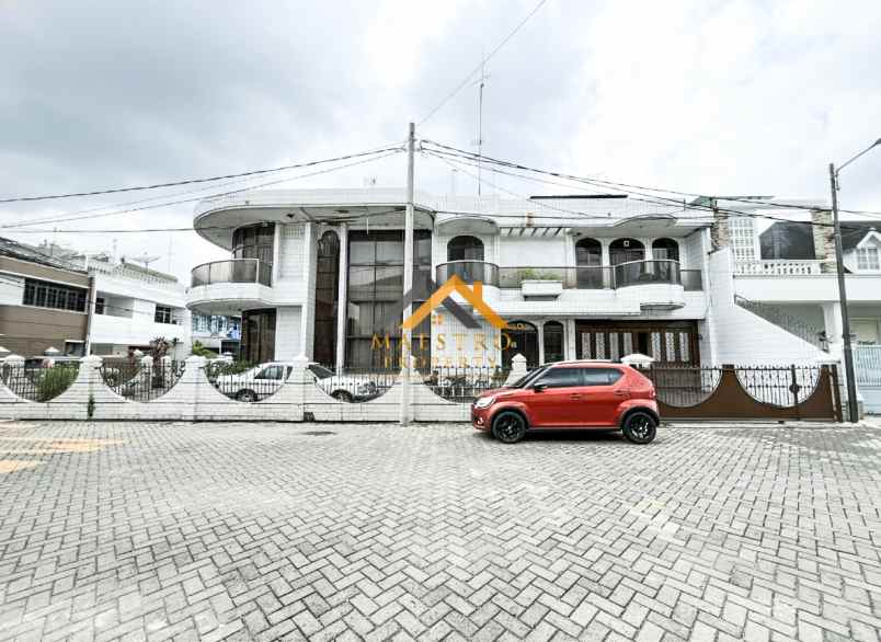 dijual rumah komplek taman polonia 1