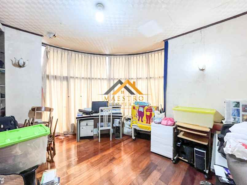 dijual rumah komplek taman polonia 1