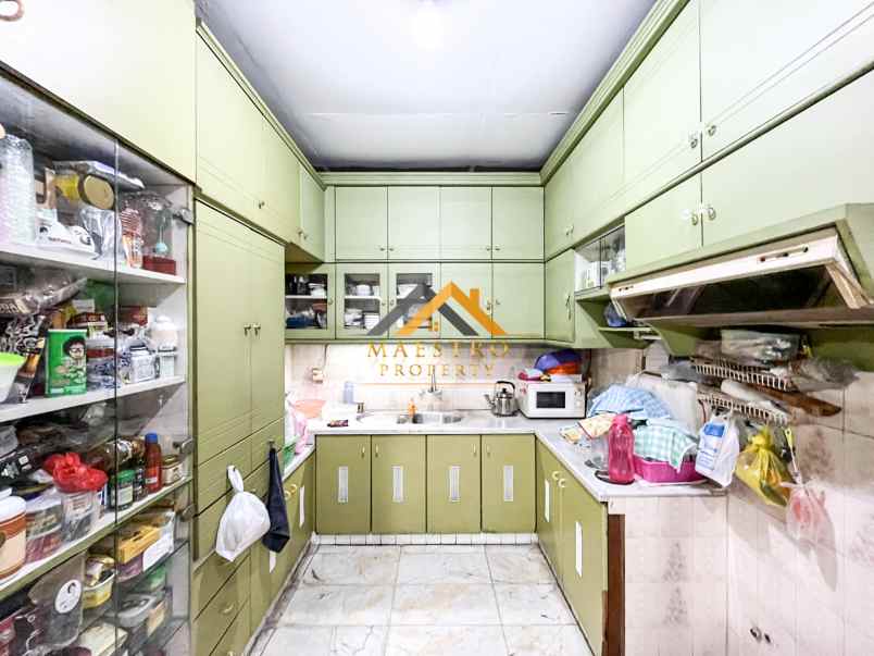 dijual rumah komplek taman polonia 1