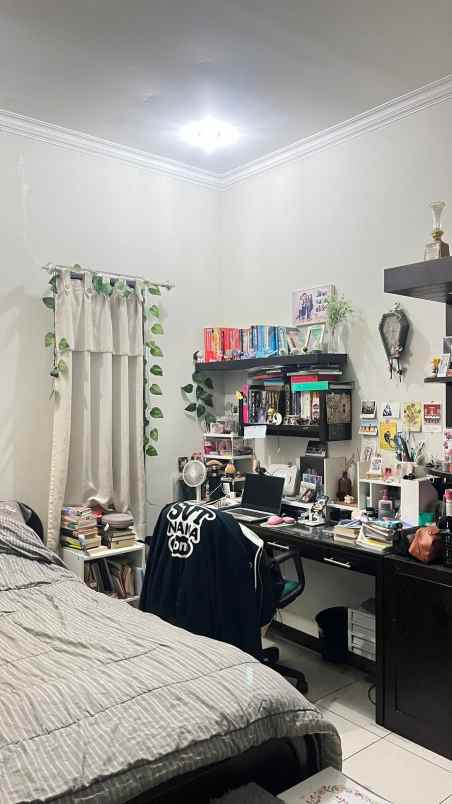 dijual rumah komplek turangga