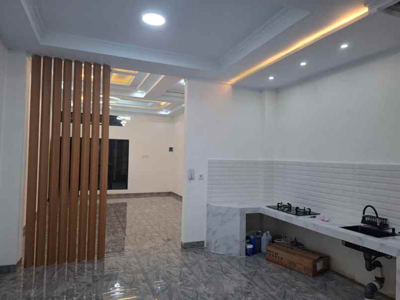 dijual rumah kota harapan indah bekasi