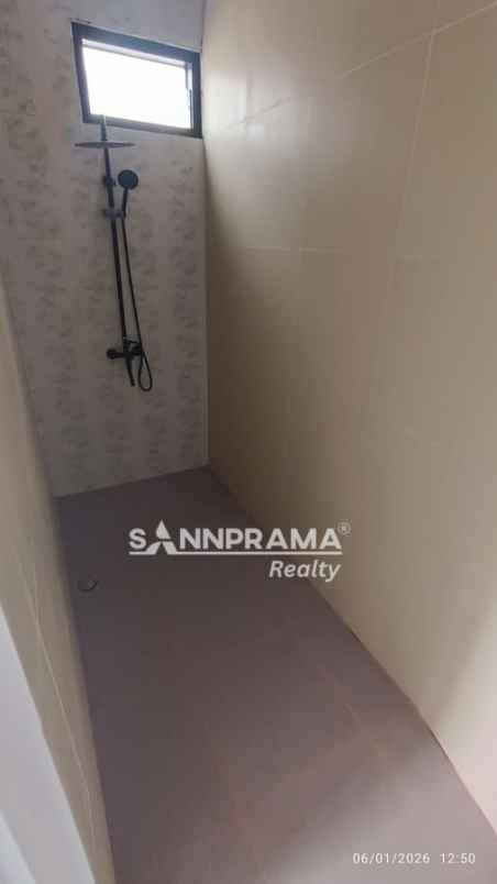 dijual rumah kukusan