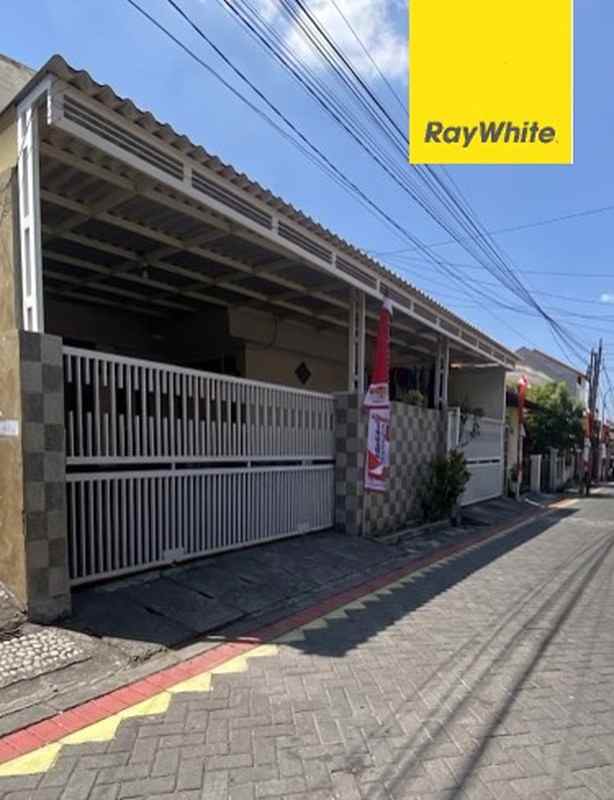 dijual rumah lakarsantri