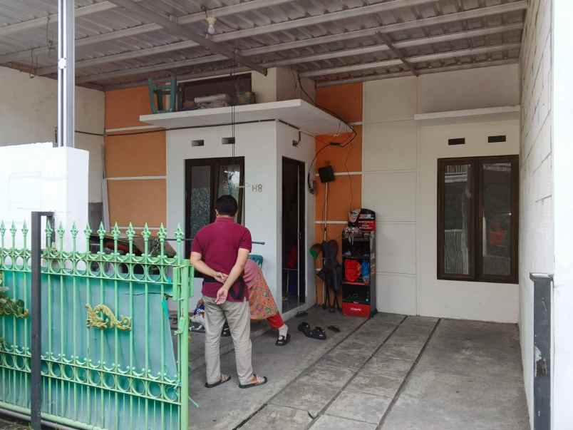 dijual rumah lokasi perumahan sukun kota malang