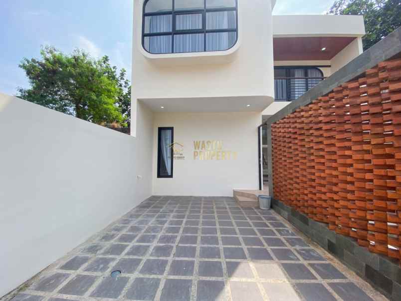 dijual rumah maguwoharjo depok sleman