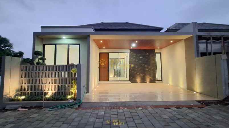 dijual rumah maguwoharjo depok sleman