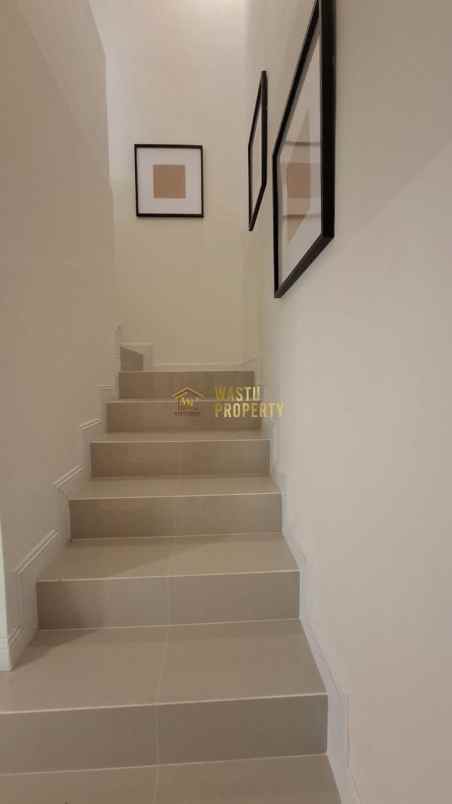 dijual rumah maguwoharjo kec depok kab