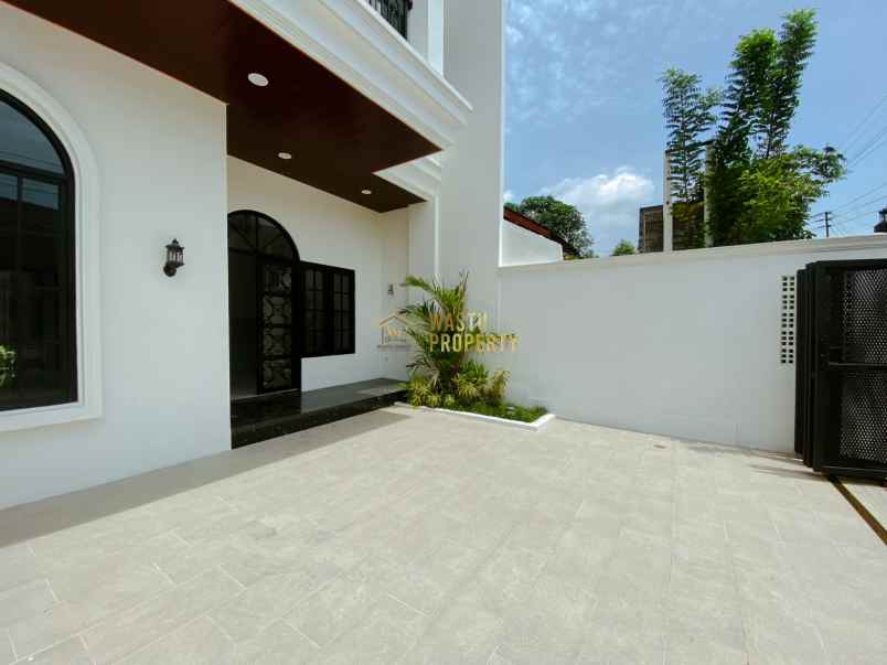 dijual rumah maguwoharjo sleman