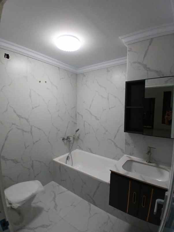 dijual rumah mampang depok