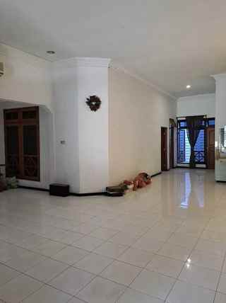 dijual rumah manyar kartika