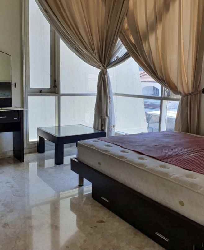 dijual rumah manyar kertoadi