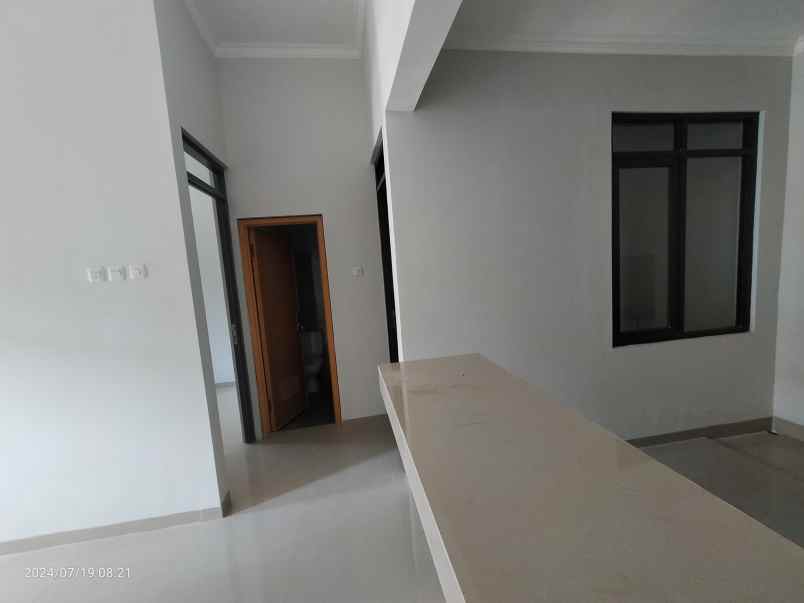 dijual rumah margahayu raya