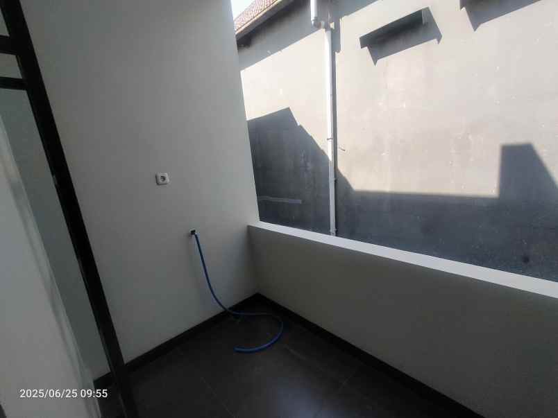 dijual rumah margahayu raya