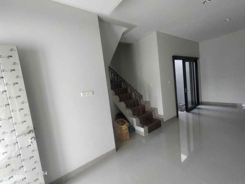 dijual rumah margahayu raya