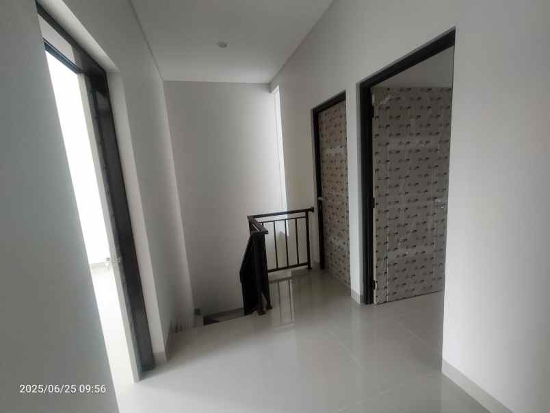 dijual rumah margahayu raya