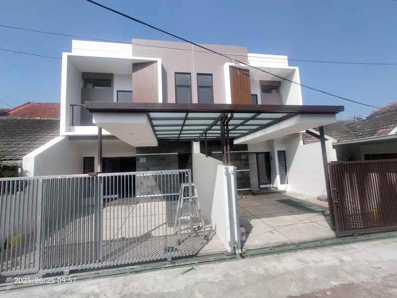 dijual rumah margahayu raya