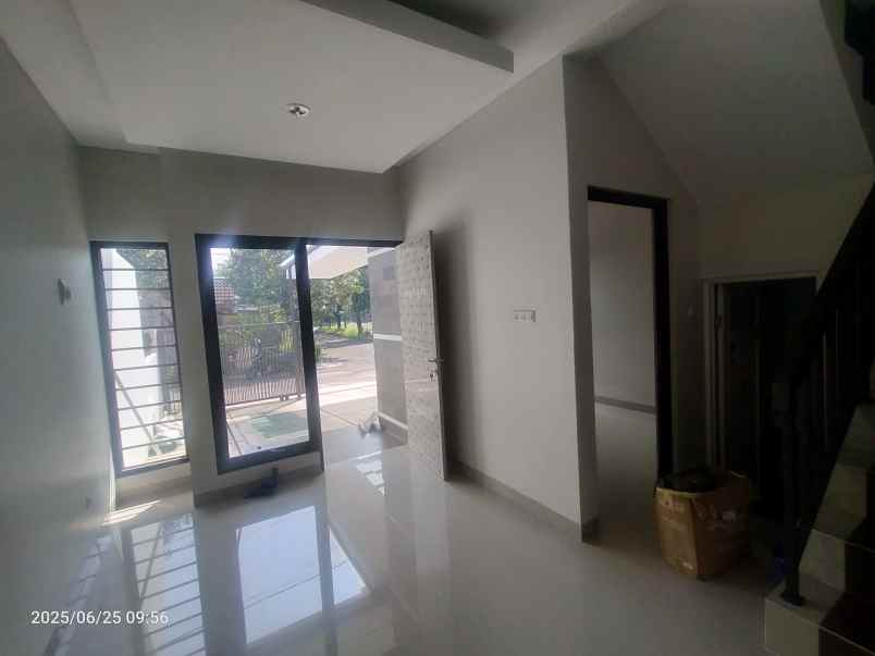 dijual rumah margahayu raya