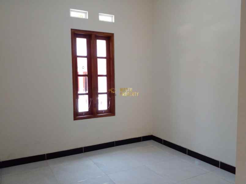 dijual rumah margomulyo