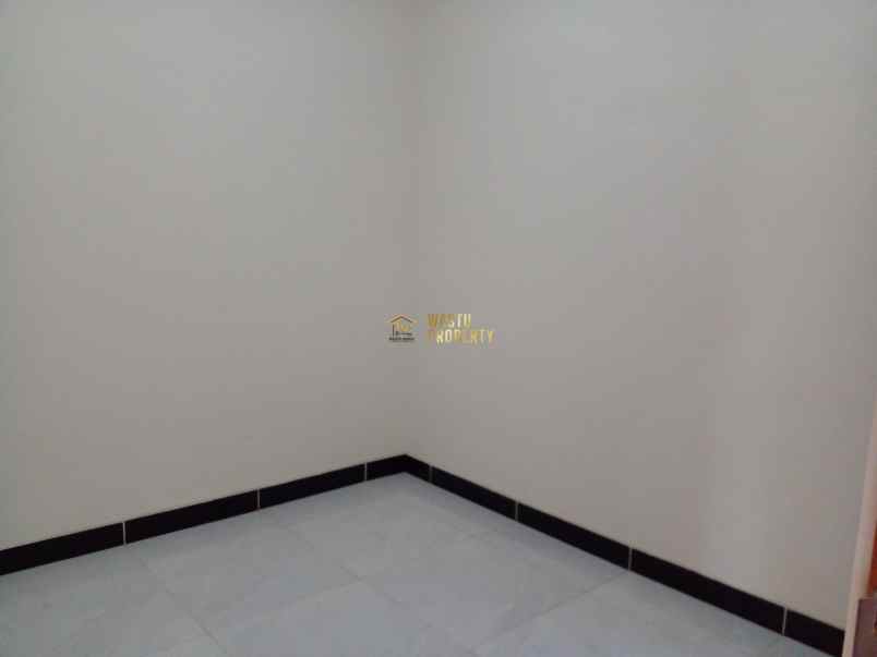 dijual rumah margomulyo