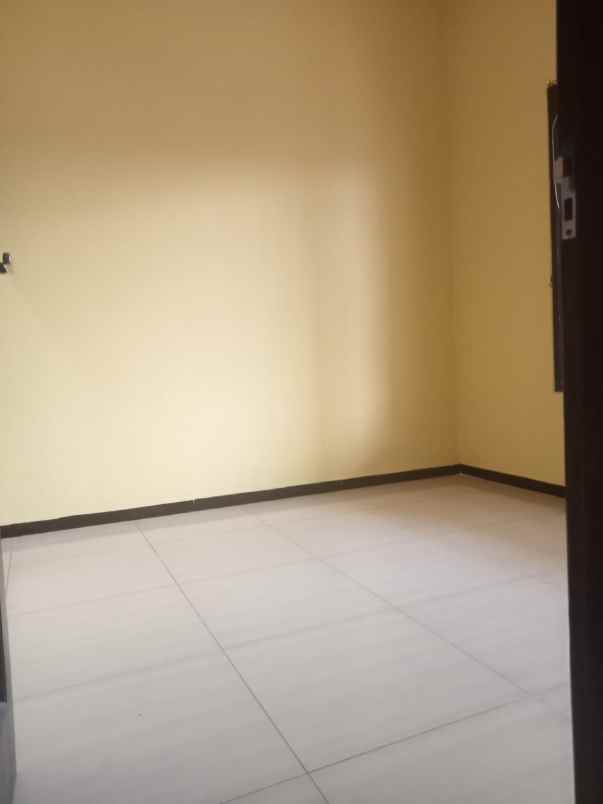dijual rumah medayu