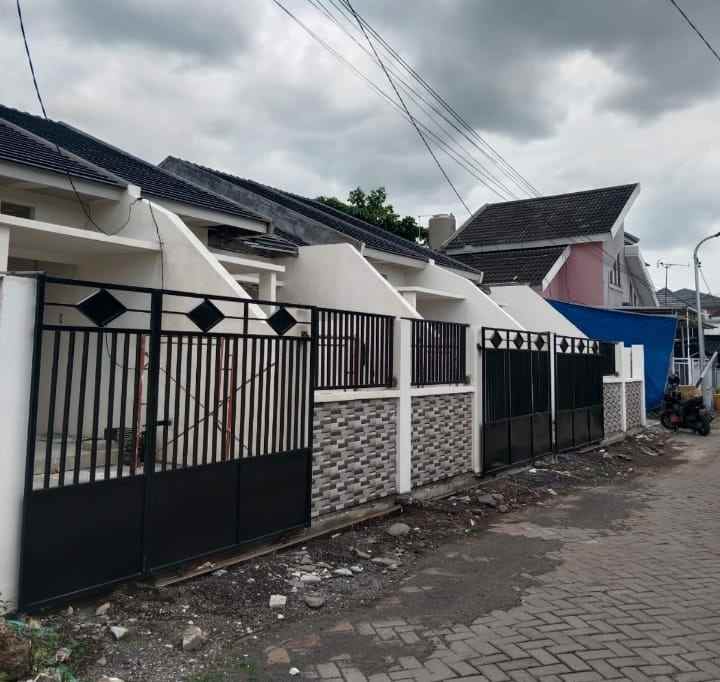 dijual rumah medokan ayu rungkut