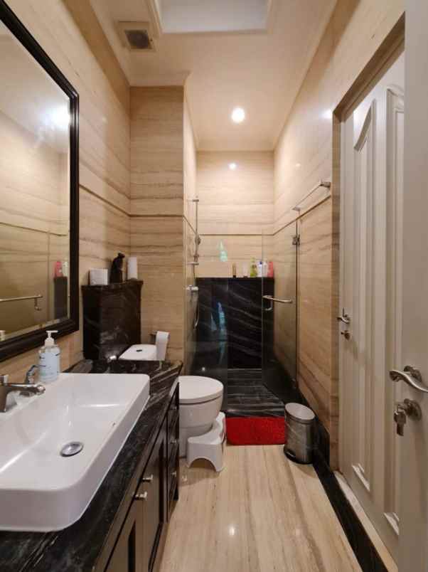 dijual rumah mega kuningan jakarta selatan