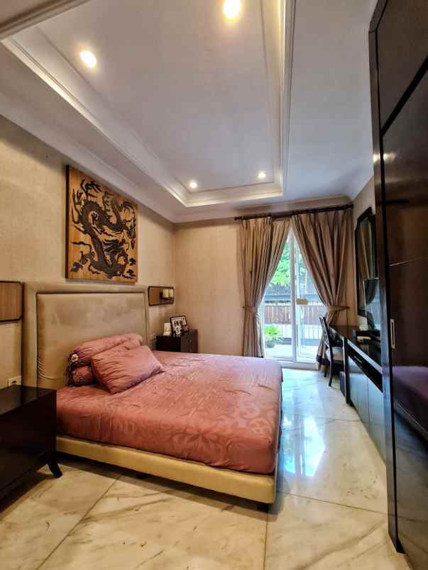 dijual rumah mega kuningan jakarta selatan