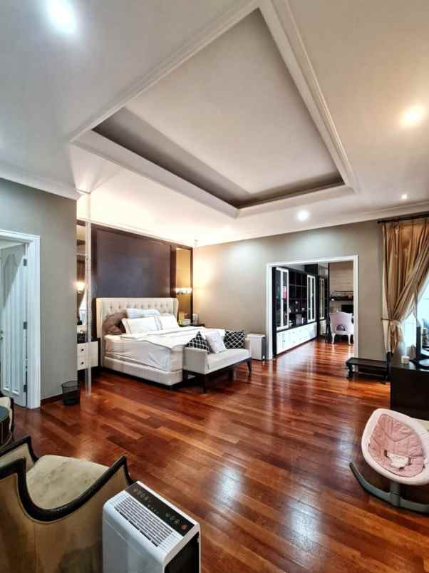 dijual rumah mega kuningan jakarta selatan