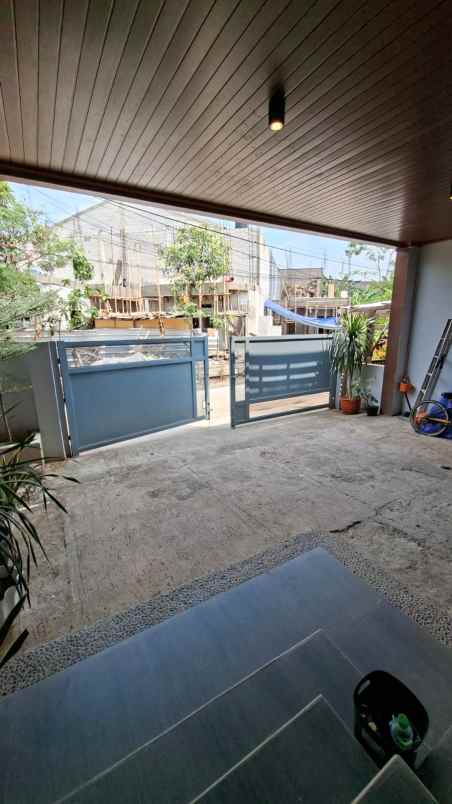 dijual rumah megapolitan cinere estate