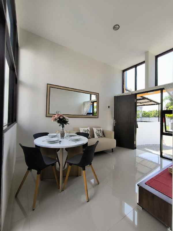 dijual rumah menganti