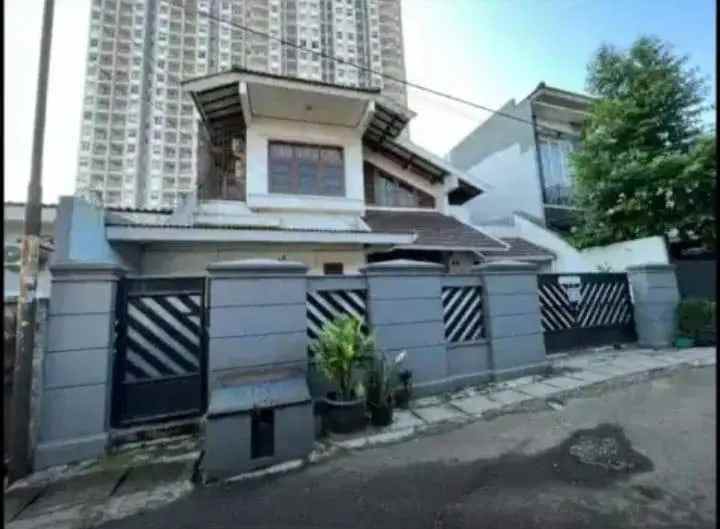 dijual rumah menteng