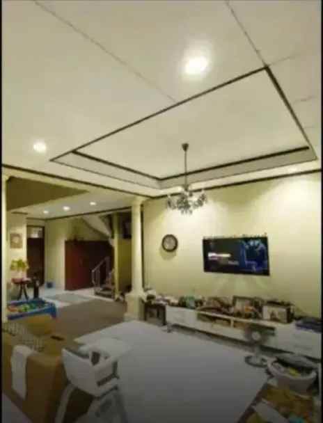 dijual rumah menteng