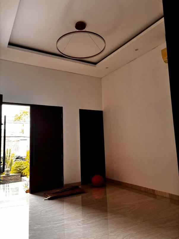 dijual rumah mewah keapa dua kebon jeruk jakarta barat