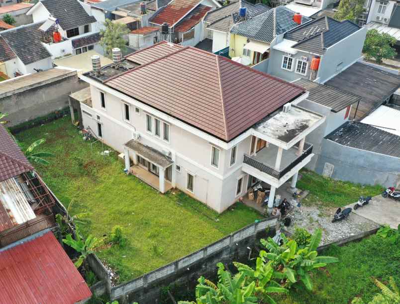 dijual rumah mewah luas strategis di cinangka depok