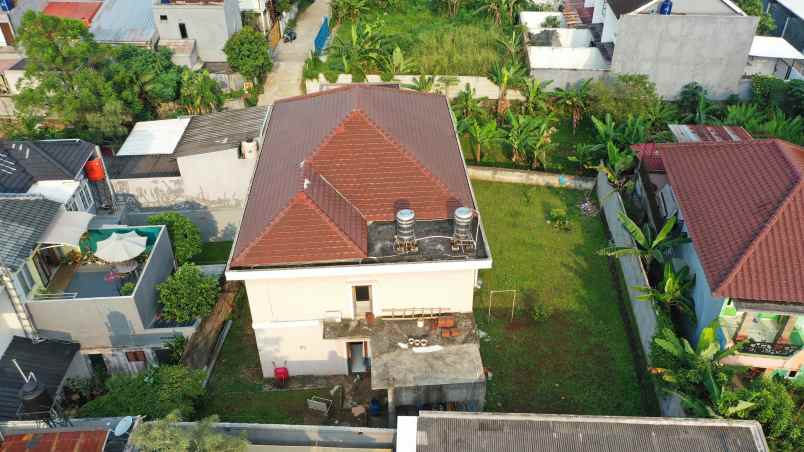 dijual rumah mewah luas strategis di cinangka depok