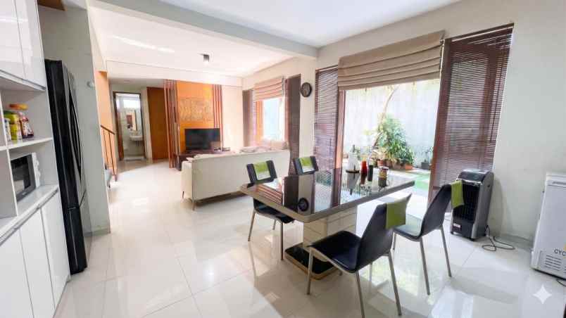 dijual rumah minimalis modern di raffles hills cibubur