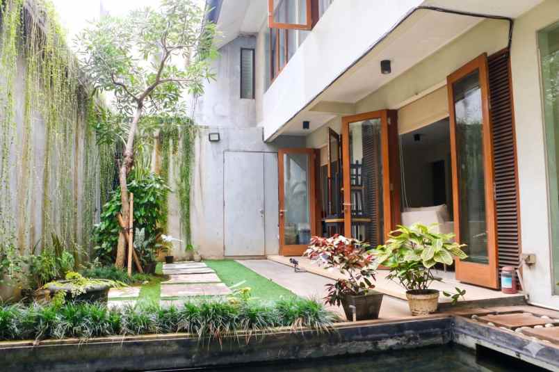 dijual rumah minimalis modern di raffles hills cibubur