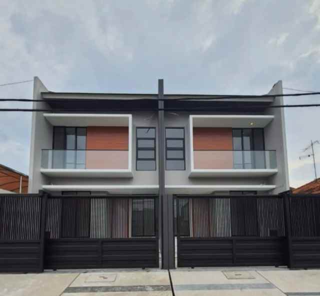 Brand New House Mulyosari Prima Dua Lantai Row 35 Mobil