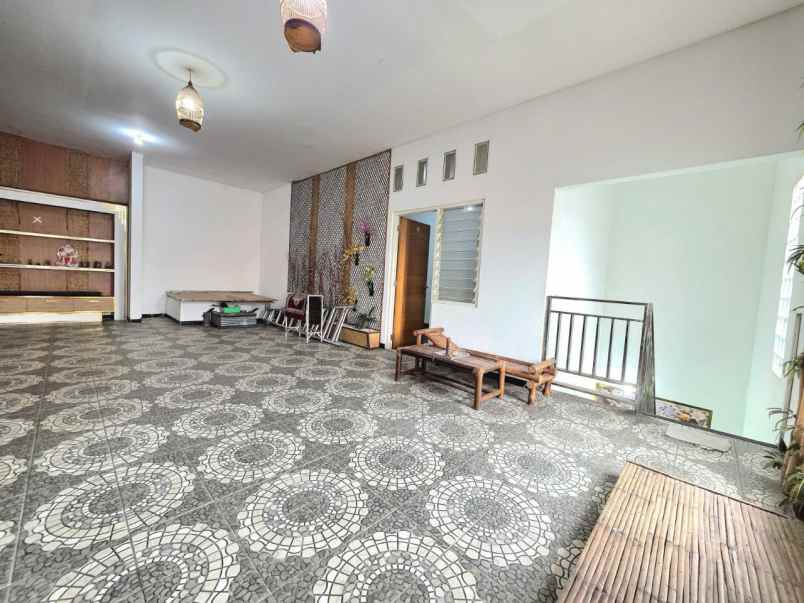 dijual rumah ngagel tama tengah