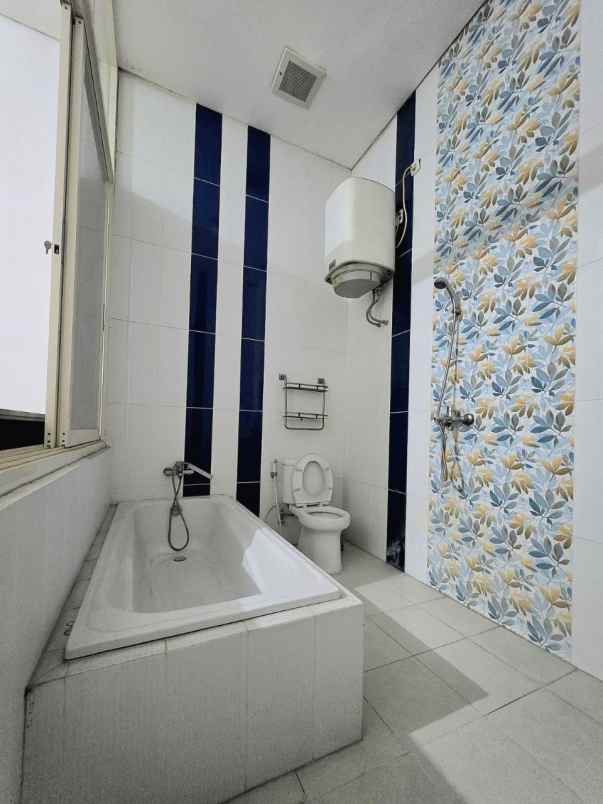 dijual rumah ngagel tama tengah