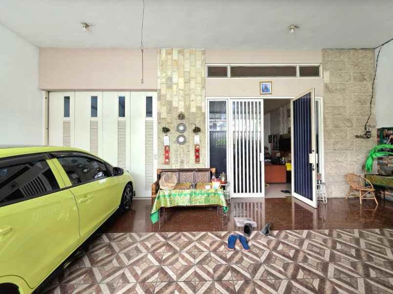 dijual rumah ngagel tama tengah