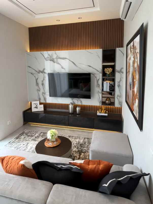 dijual rumah ngesrep