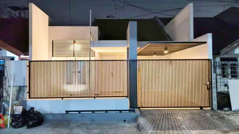 dijual rumah nginden intan timur