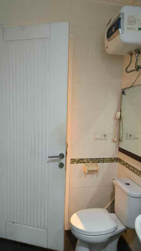 dijual rumah nginden intan timur