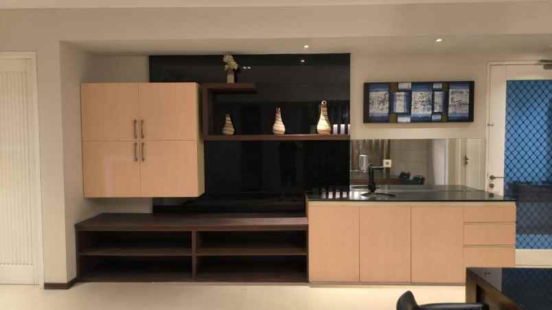 dijual rumah nginden intan timur