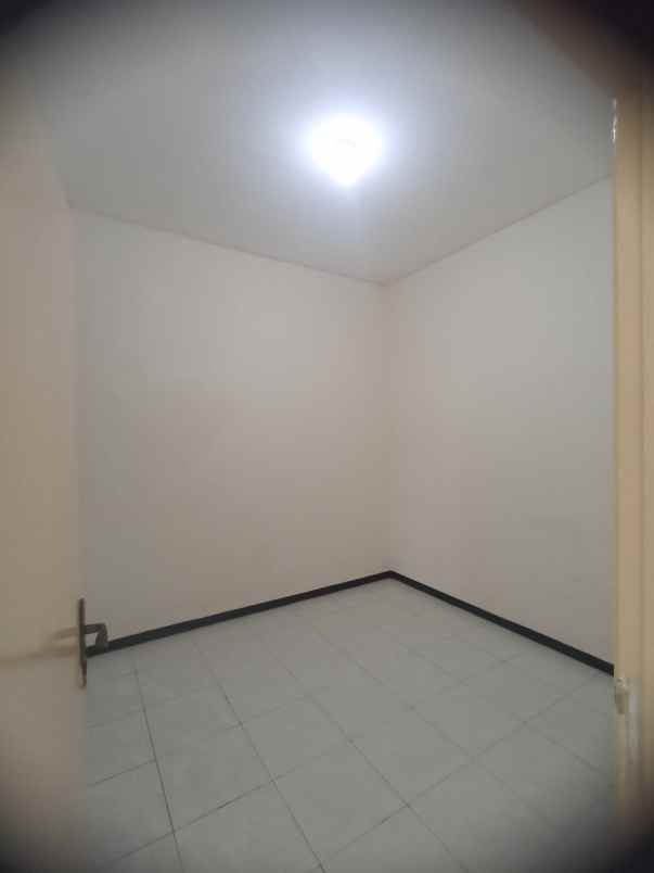dijual rumah nirwana eksekutif