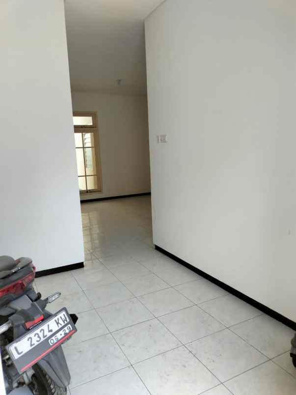 dijual rumah nirwana eksekutif