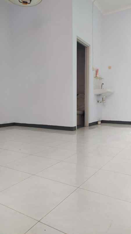 dijual rumah nirwana eksekutif