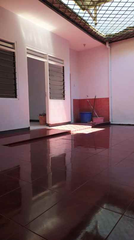 dijual rumah nirwana eksekutif